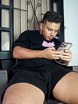 Snapshot of Naughty_Charly chatting on March 15, 10:33 pm Naughty Charly online show from March 15, 10:33 pm
