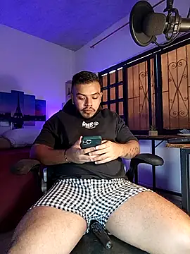 Snapshot of Naughty_Charly chatting on October 17, 3:38 pm Naughty Charly online show from October 17, 3:38 pm