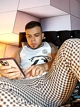 Snapshot of Naughty_Charly chatting on December 24, 4:44 am Naughty Charly online show from December 24, 4:44 am