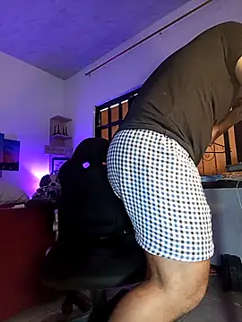 Snapshot of Naughty_Charly chatting on October 16, 3:31 pm Naughty Charly online show from October 16, 3:31 pm