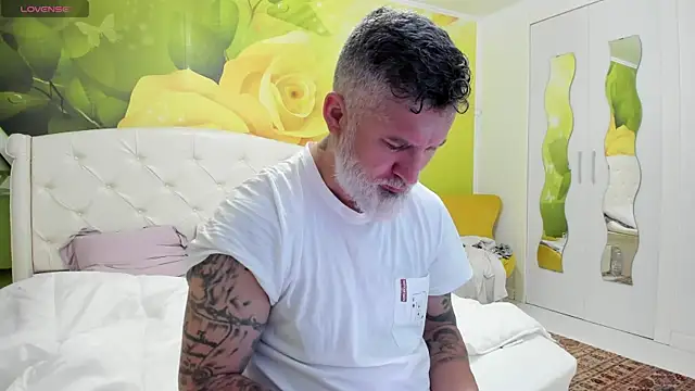 BlowMyXXL online show from April 4, 7:16 am