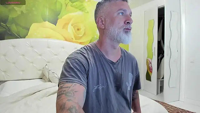 BlowMyXXL online show from April 30, 2:02 pm