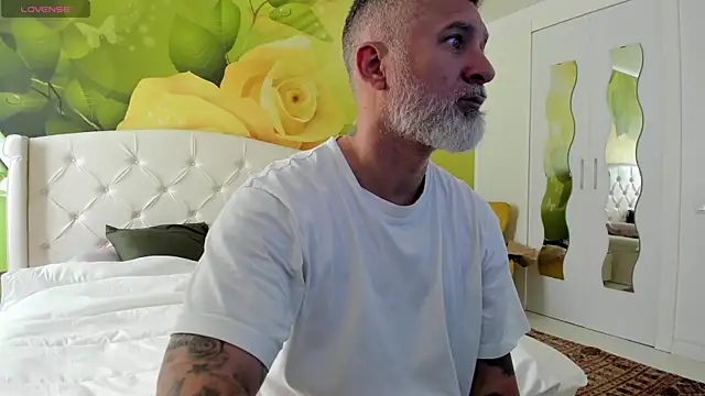 BlowMyXXL online show from April 14, 6:24 am