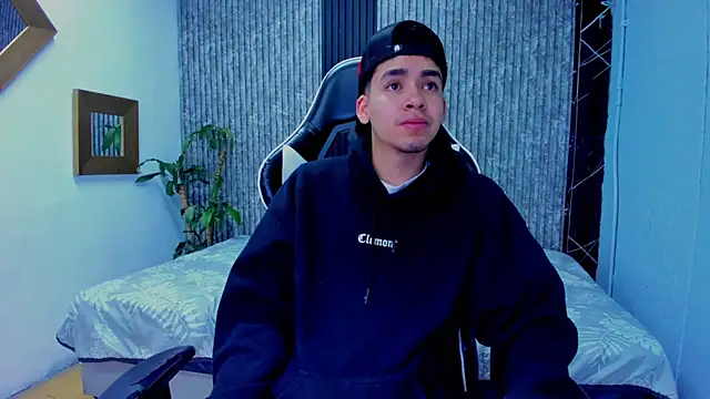 Mike 0233  online show from November 16, 4:25 am