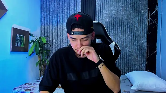 Mike 0233  online show from February 1, 4:33 am