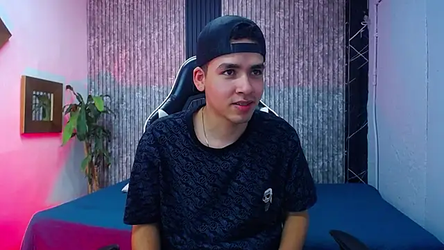 Mike 0233  online show from February 13, 4:41 am