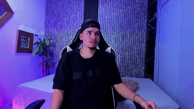 Mike 0233  online show from February 6, 4:09 am