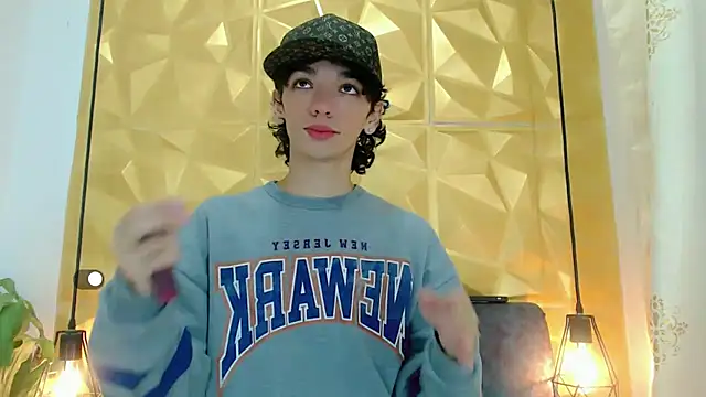 SexyJuliii21 online show from March 7, 9:51 am