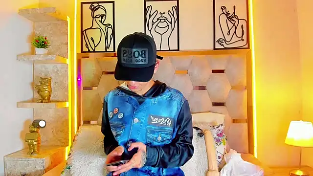 SexyJuliii21 online show from October 27, 5:43 am