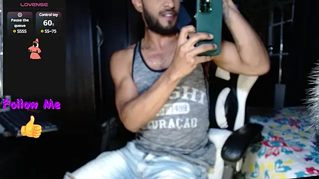Snapshot of the_dog_lian chatting on January 15, 10:57 pm the dog lian online show from January 15, 10:57 pm