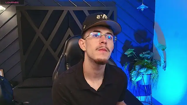 CodyWalkerR online show from March 18, 5:21 am