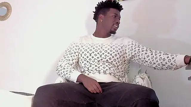Snapshot of michaell_james7 chatting on September 19, 10:42 pm michaell james7 online show from September 19, 10:42 pm