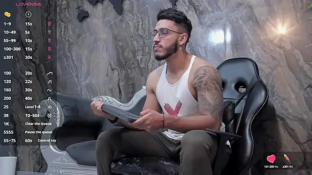 Snapshot of Liam_Kleiin chatting on January 14, 11:53 am Liam Kleiin online show from January 14, 11:53 am