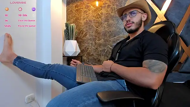 Snapshot of Liam_Kleiin chatting on September 18, 11:45 am Liam Kleiin online show from September 18, 11:45 am