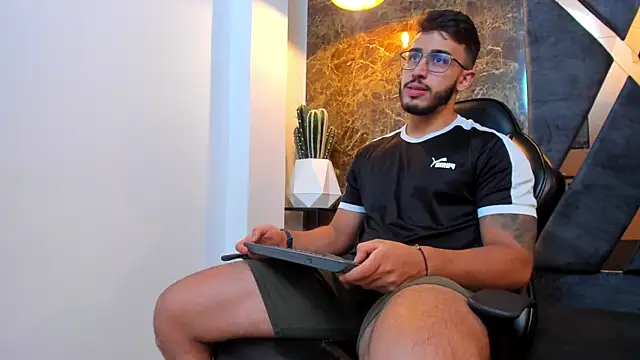 Snapshot of Liam_Kleiin chatting on September 16, 11:33 am Liam Kleiin online show from September 16, 11:33 am