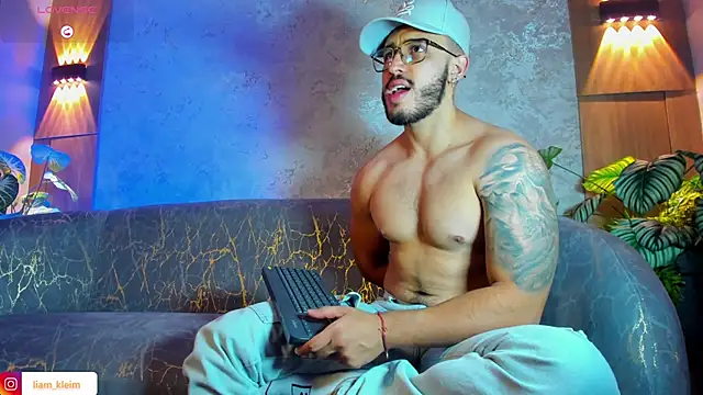 Liam Kleiin online show from June 20, 11:59 am