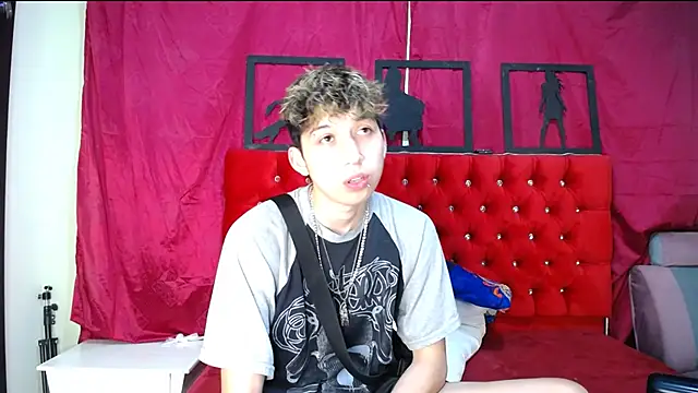  Thomas hot  online show from February 23, 3:18 am
