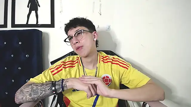  Thomas hot  online show from September 10, 2:32 am