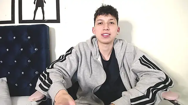 Snapshot of _Thomas_hot_ chatting on October 1, 4:16 am Thomas hot online show from October 1, 4:16 am