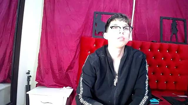  Thomas hot  online show from March 16, 11:49 am