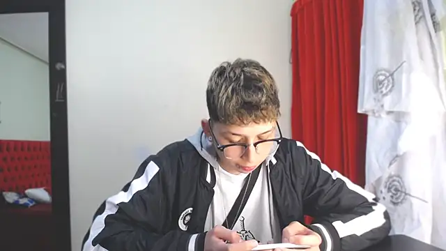  Thomas hot  online show from January 8, 4:11 pm