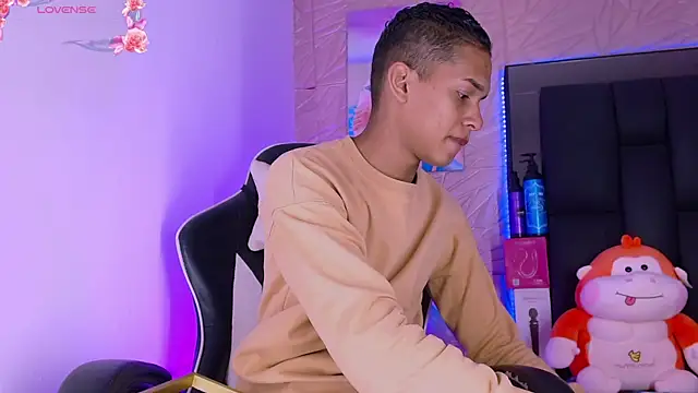 dilan alfonzo online show from April 17, 4:04 am