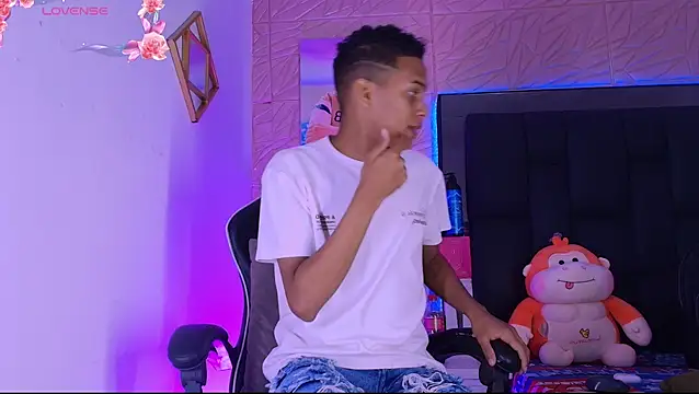 dilan alfonzo online show from June 11, 3:43 pm