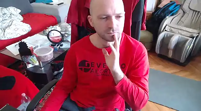Snapshot of RealManHaveHairy chatting on February 7, 12:06 pm RealManHaveHairy online show from February 7, 12:06 pm