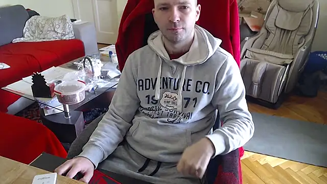 Snapshot of RealManHaveHairy chatting on February 18, 8:59 am RealManHaveHairy online show from February 18, 8:59 am