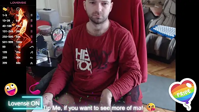 Snapshot of RealManHaveHairy chatting on March 13, 8:26 am RealManHaveHairy online show from March 13, 8:26 am