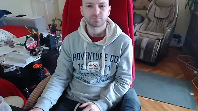 Snapshot of RealManHaveHairy chatting on December 10, 9:23 am RealManHaveHairy online show from December 10, 9:23 am