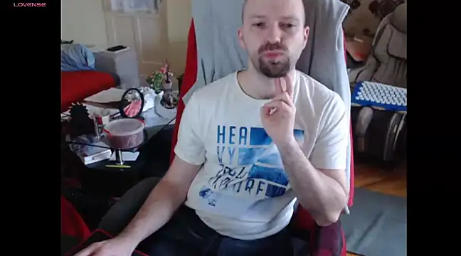 Snapshot of RealManHaveHairy chatting on March 22, 2:47 pm RealManHaveHairy online show from March 22, 2:47 pm