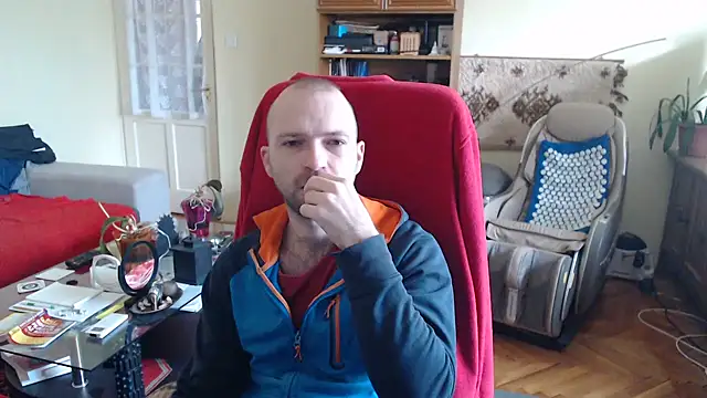 Snapshot of RealManHaveHairy chatting on December 16, 11:33 am RealManHaveHairy online show from December 16, 11:33 am