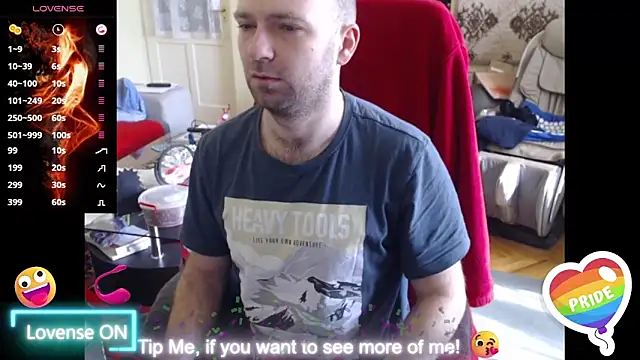 Snapshot of RealManHaveHairy chatting on March 9, 9:35 am RealManHaveHairy online show from March 9, 9:35 am