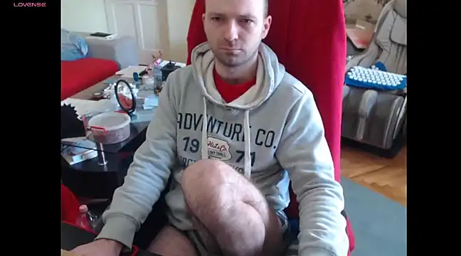 Snapshot of RealManHaveHairy chatting on March 2, 11:52 am RealManHaveHairy online show from March 2, 11:52 am
