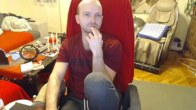 Snapshot of RealManHaveHairy chatting on December 24, 2:44 pm RealManHaveHairy online show from December 24, 2:44 pm