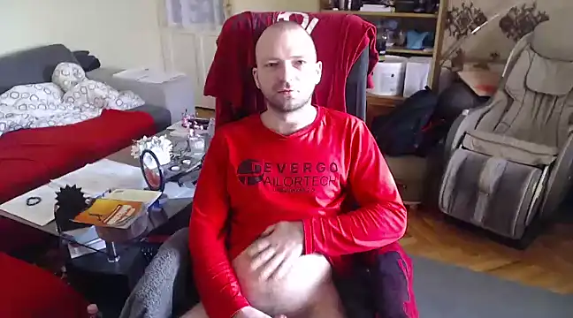 Snapshot of RealManHaveHairy chatting on February 10, 7:04 am RealManHaveHairy online show from February 10, 7:04 am