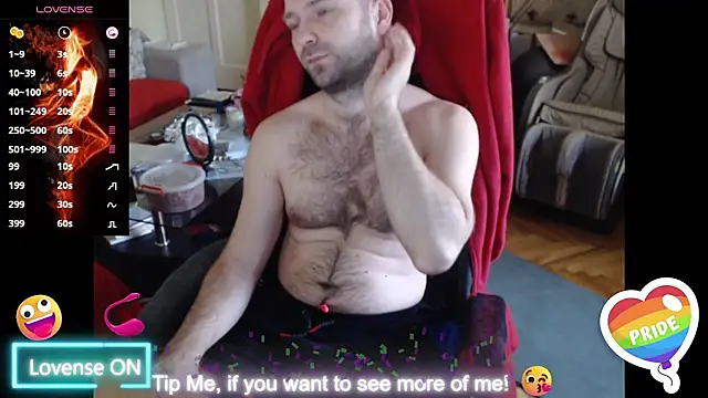 Snapshot of RealManHaveHairy chatting on February 23, 2:54 pm RealManHaveHairy online show from February 23, 2:54 pm