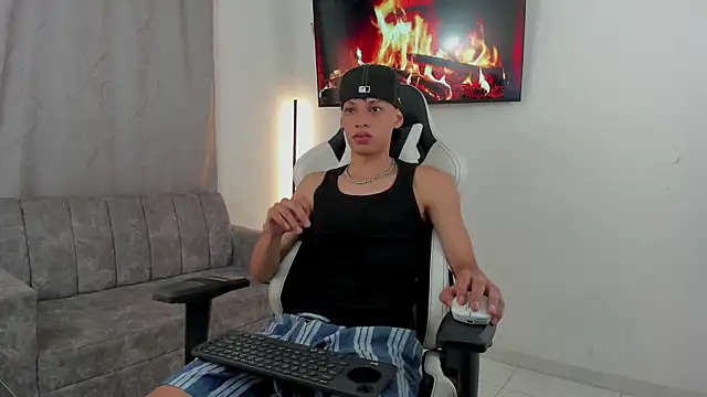 andy bigcock01 online show from December 28, 3:58 am