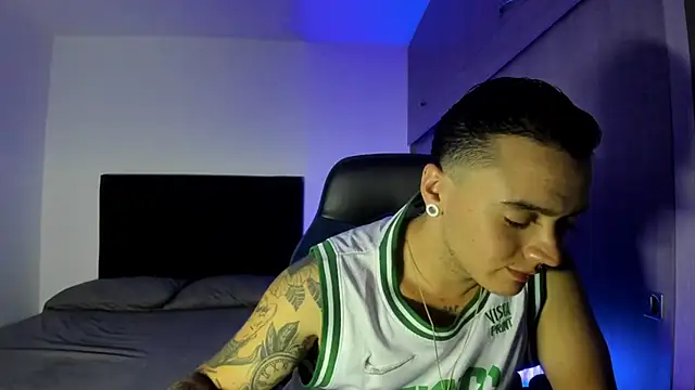 male pussy online show from April 20, 1:52 am