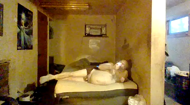 Snapshot of Nightshade7712 chatting on December 26, 9:37 pm Nightshade7712 online show from December 26, 9:37 pm