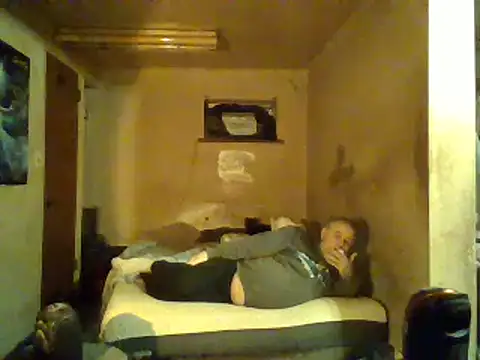 Snapshot of Nightshade7712 chatting on January 8, 2:03 am Nightshade7712 online show from January 8, 2:03 am