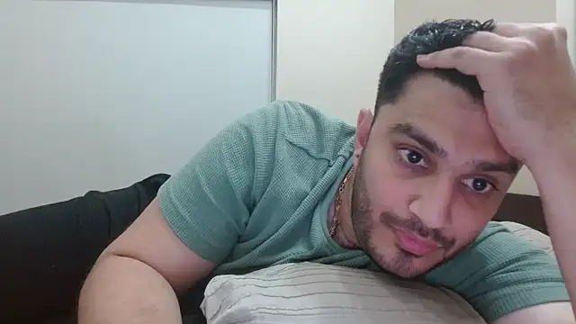 Snapshot of robintoit chatting on October 7, 6:34 pm robintoit online show from October 7, 6:34 pm