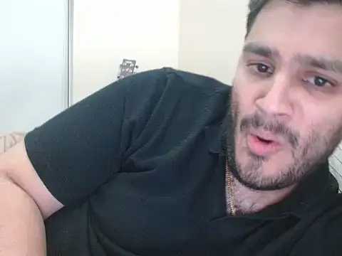 robintoit online show from May 5, 8:31 pm