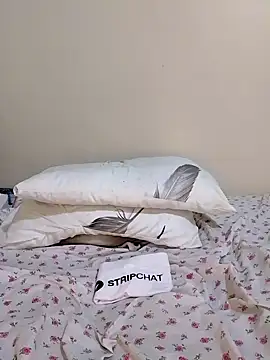 Snapshot of MaskedGQ chatting on October 30, 1:19 am MaskedGQ online show from October 30, 1:19 am