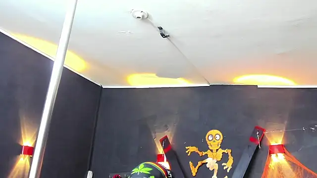 Snapshot of Terrance_z chatting on October 27, 8:44 pm Terrance z online show from October 27, 8:44 pm