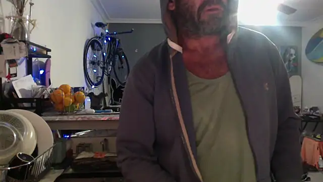 Snapshot of DJUX chatting on December 14, 4:20 pm DJUX online show from December 14, 4:20 pm