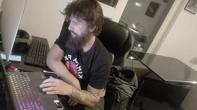 Armyexhibitionistvet online show from December 21, 5:48 am