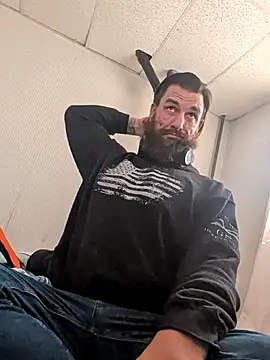 Armyexhibitionistvet online show from April 26, 9:55 pm