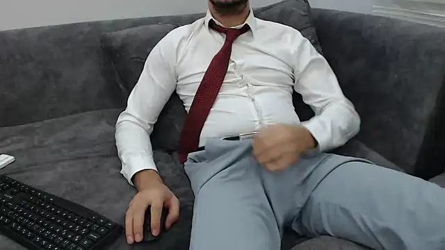 Snapshot of Naughtb0y chatting on October 20, 6:34 pm Naughtb0y online show from October 20, 6:34 pm